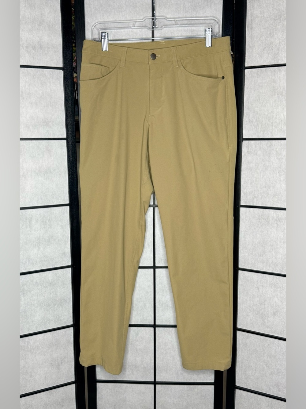 Lululemon ABC Pant Classic Size 31x28 Khaki Tan Men’s Pants Preowned